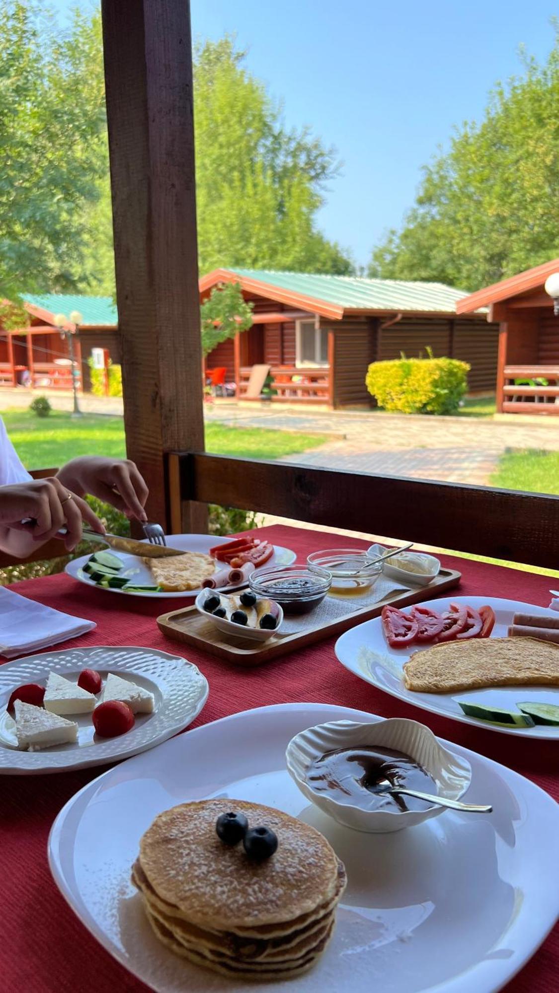 Kompleksi Turistik Leonardo Shëngjin 外观 照片